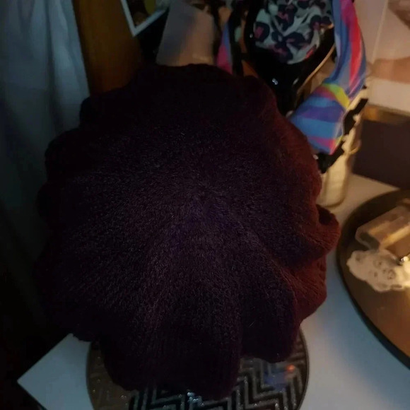 Aldo | Fall/Winter Versatile Burgundy Knitted Hat - Picture 4 of 10